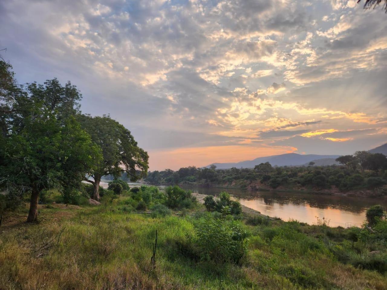River Cottage Lodge Malalane Esterno foto